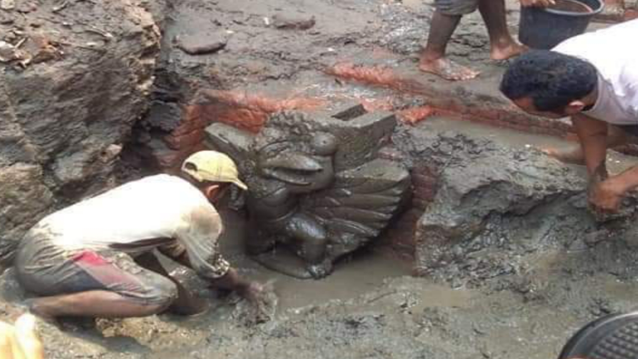 Arca Burung Garuda dan Jalawadra Di Situs Pertirtaan Jombang